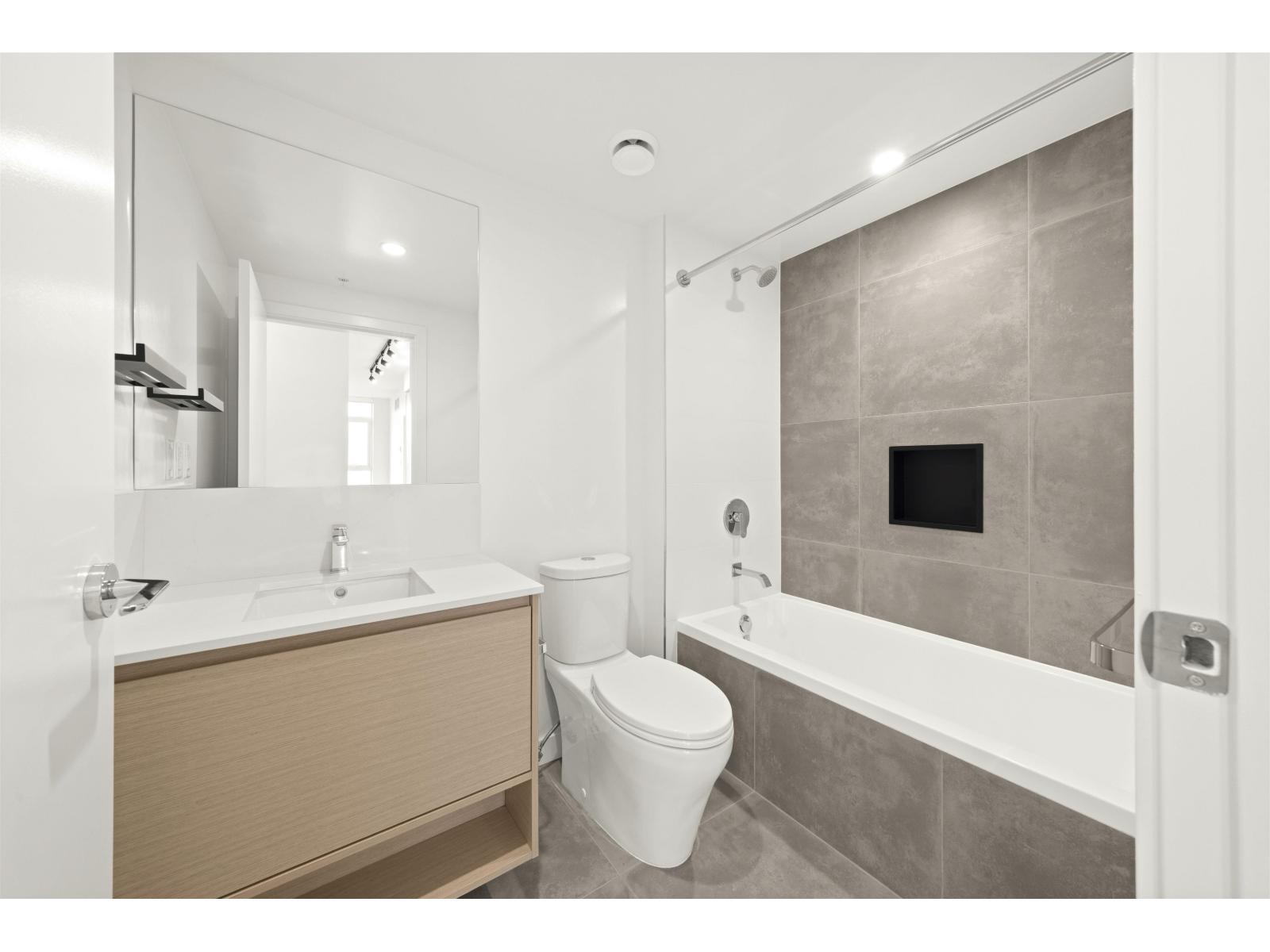 4106 13745 George Junction, Surrey, British Columbia  V3T 4Y3 - Photo 22 - R3050613