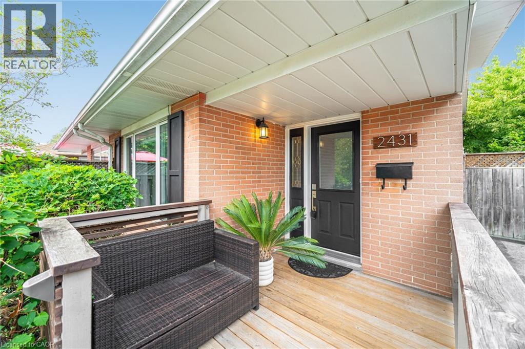 2431 Padstow Crescent, Mississauga, Ontario  L5J 2G2 - Photo 3 - 40772412