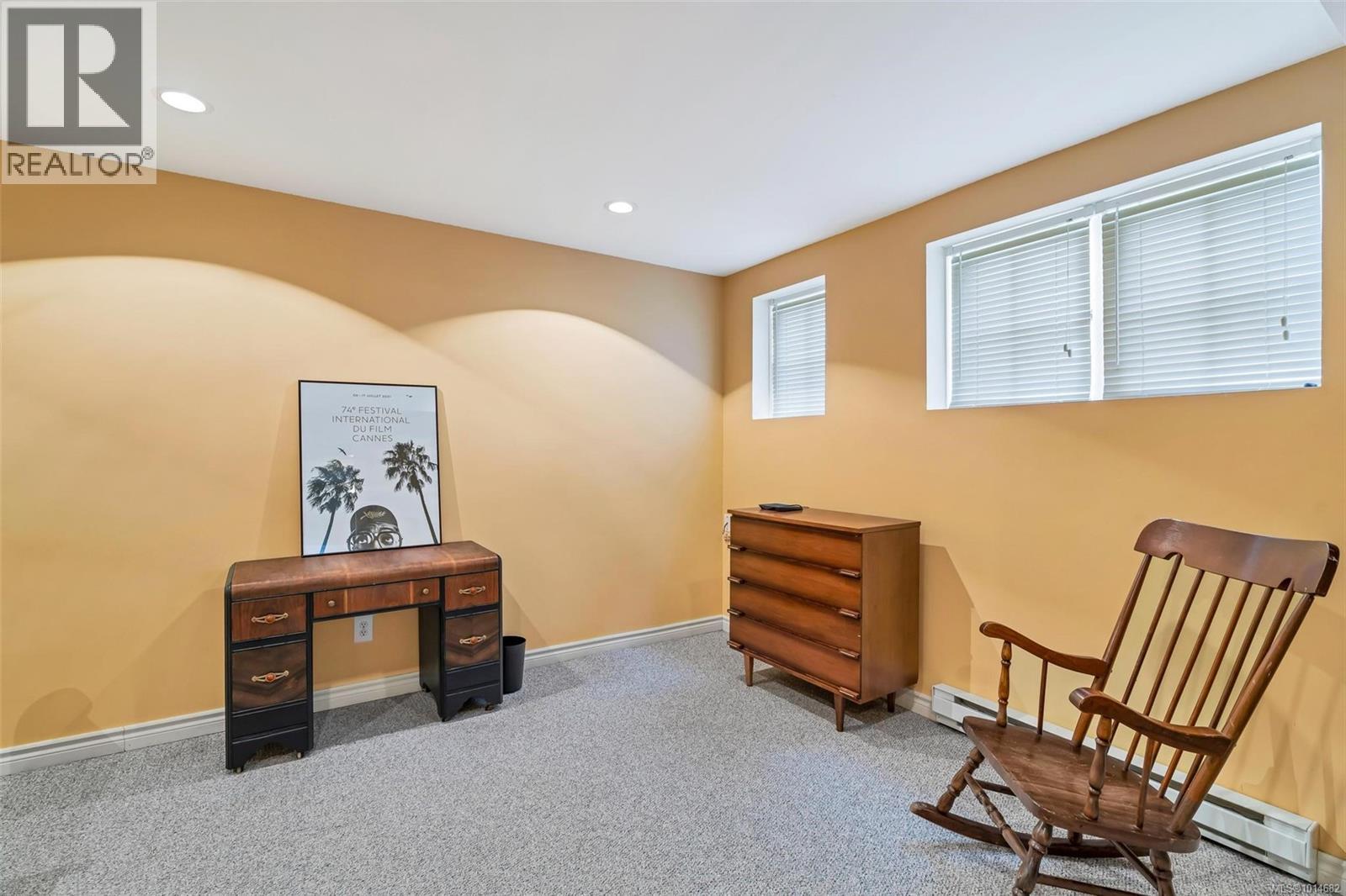 Property at 4758 Fairbridge Dr image 1