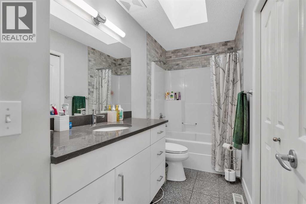 109 Royal Crest Terrace Nw, Calgary, Alberta  T3G 4M2 - Photo 35 - A2258958