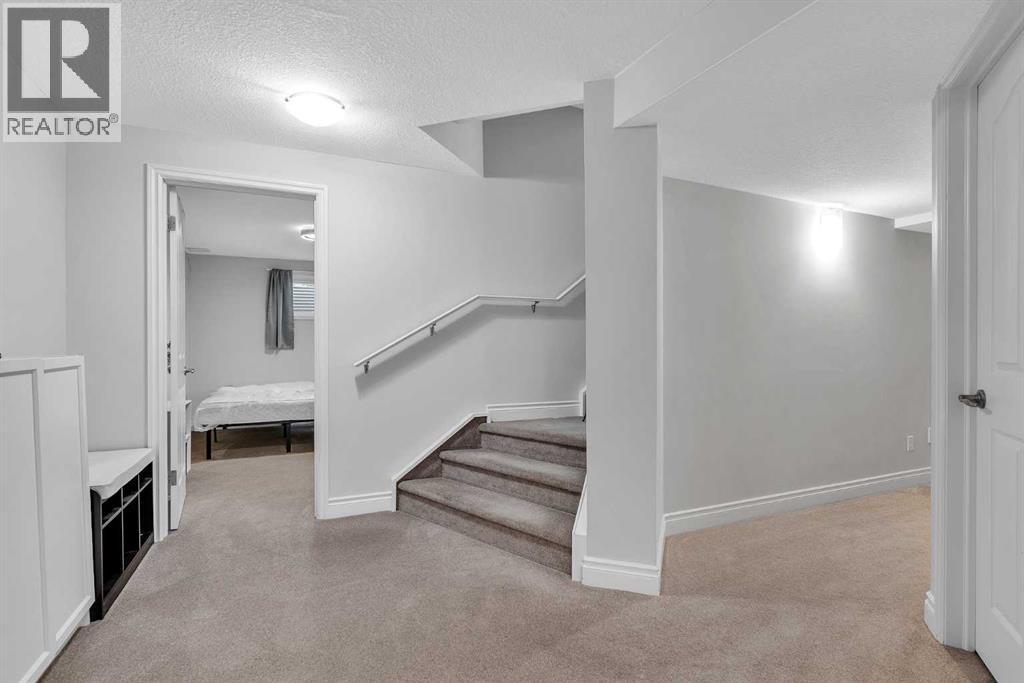 109 Royal Crest Terrace Nw, Calgary, Alberta  T3G 4M2 - Photo 36 - A2258958