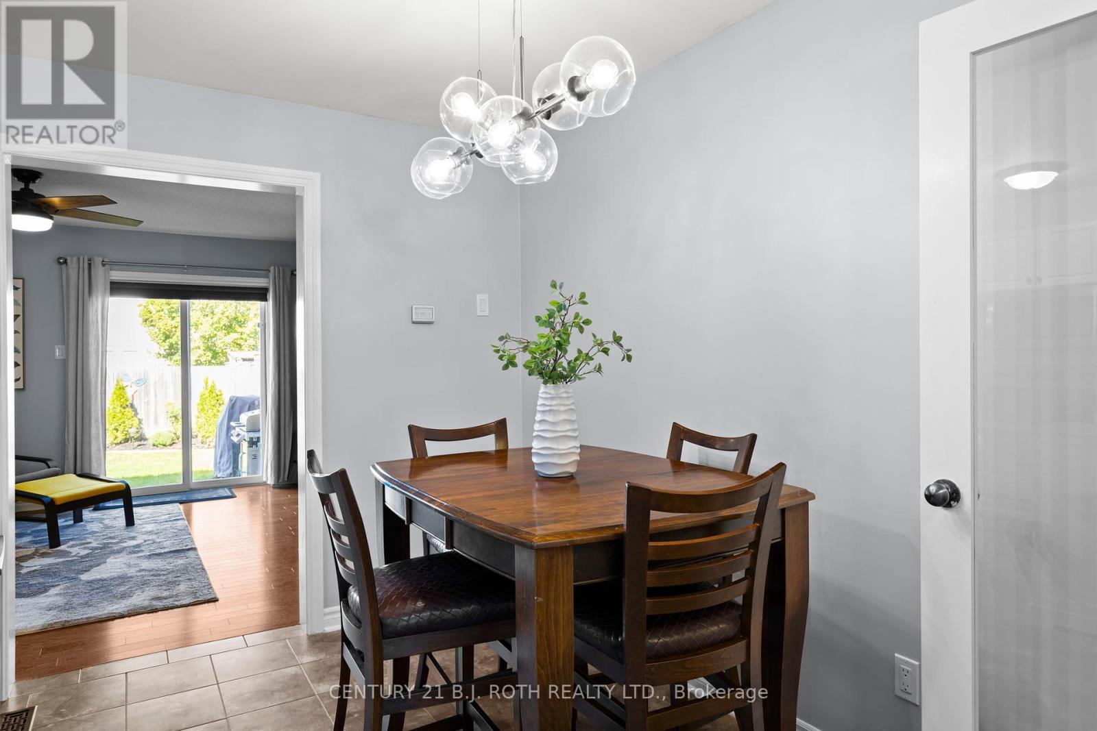 181 Banting Crescent, Essa, Ontario  L0M 1B6 - Photo 12 - N12419667