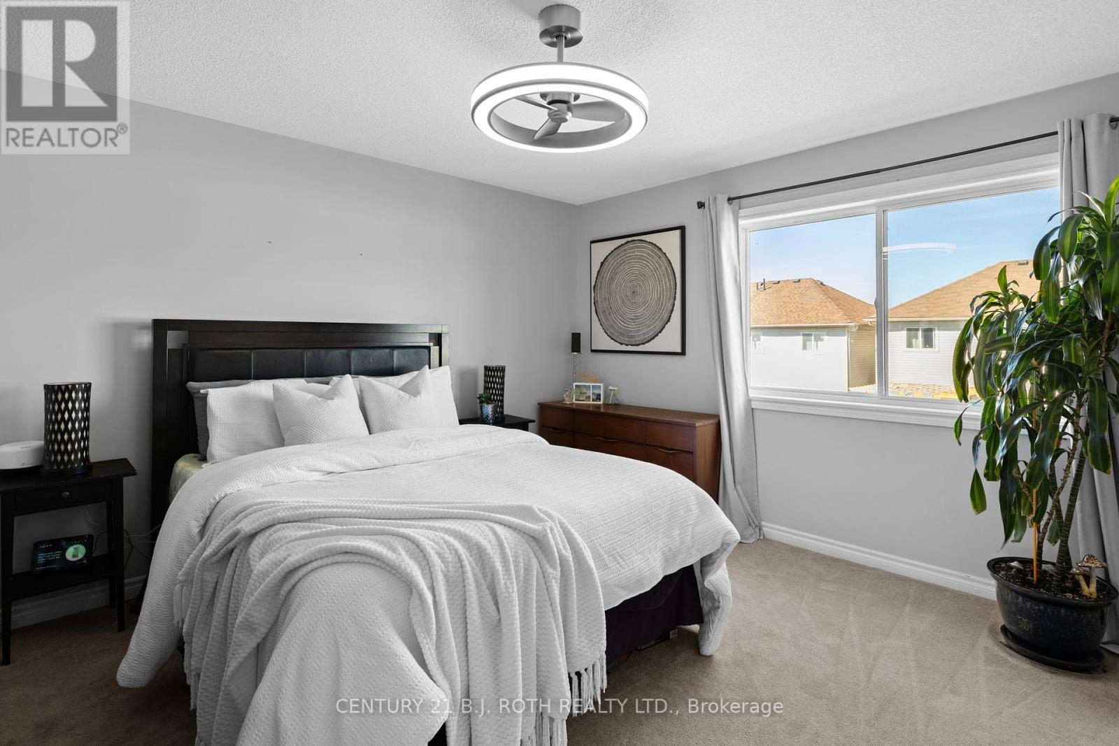 181 Banting Crescent, Essa, Ontario  L0M 1B6 - Photo 18 - N12419667