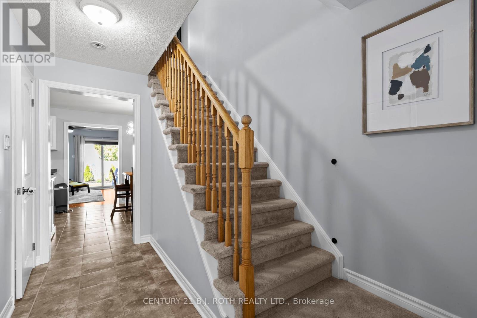 181 Banting Crescent, Essa, Ontario  L0M 1B6 - Photo 4 - N12419667