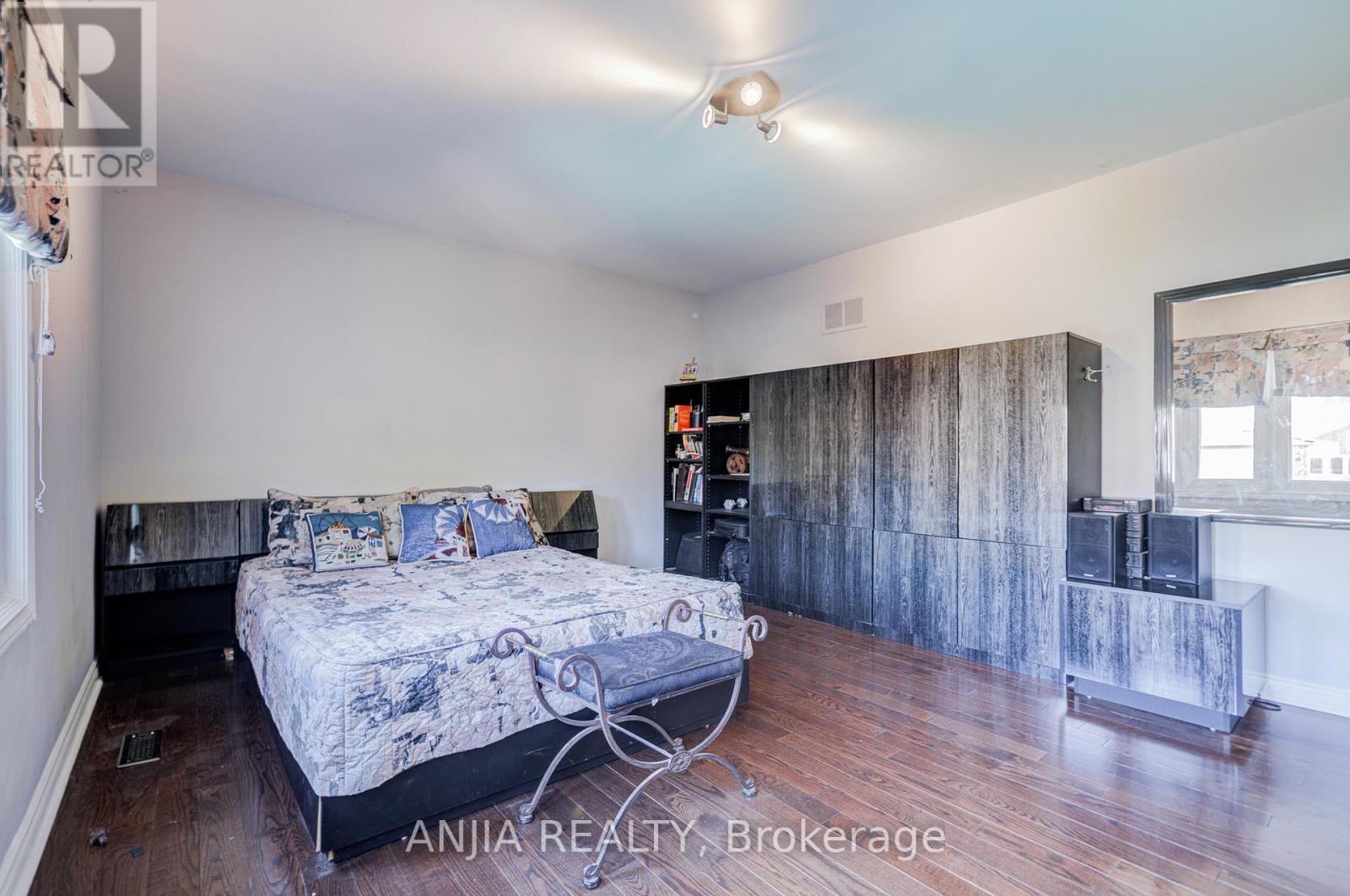 28 Edmund Crescent, Richmond Hill, Ontario  L4B 2X8 - Photo 30 - N12419697