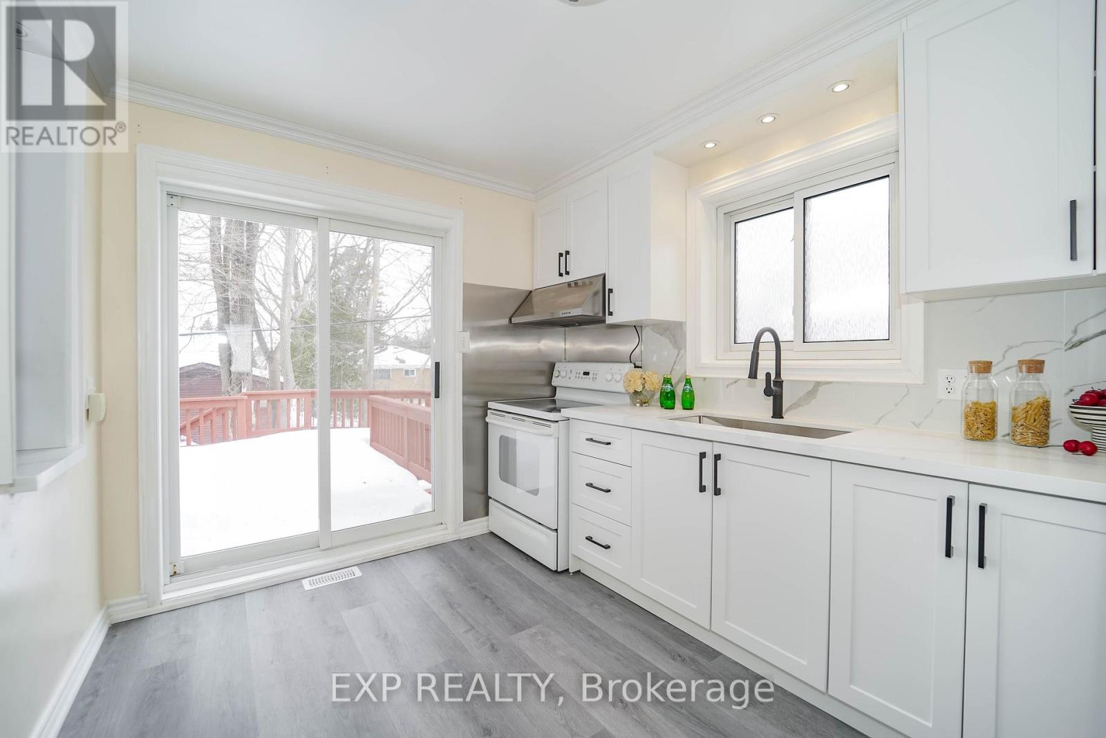 22 Jones Court, Aurora, Ontario  L4G 2B8 - Photo 10 - N12419776