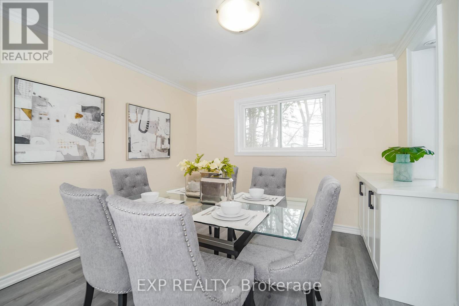 22 Jones Court, Aurora, Ontario  L4G 2B8 - Photo 4 - N12419776