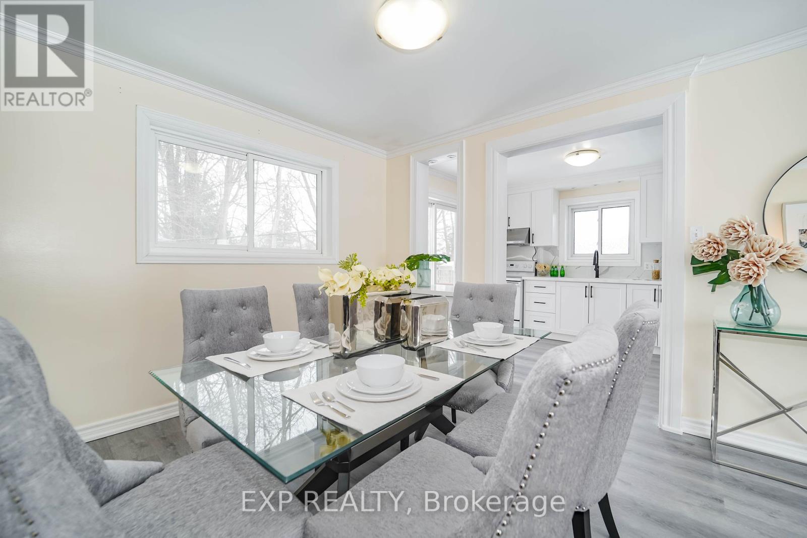 22 Jones Court, Aurora, Ontario  L4G 2B8 - Photo 5 - N12419776