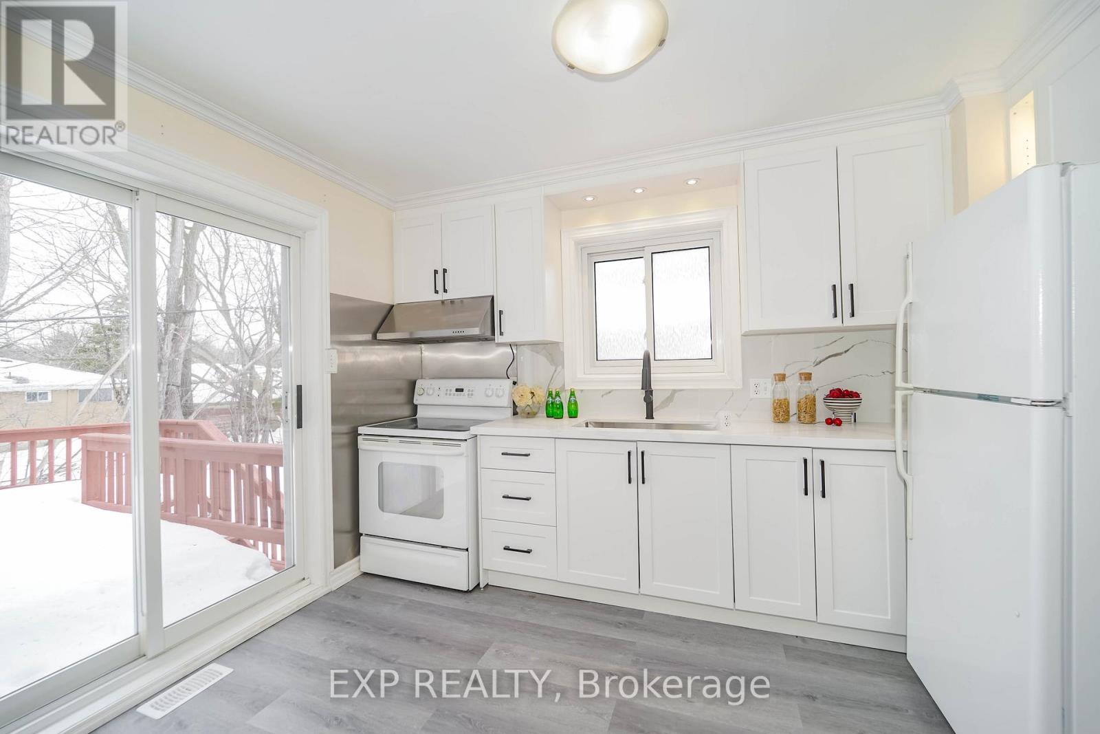 22 Jones Court, Aurora, Ontario  L4G 2B8 - Photo 9 - N12419776