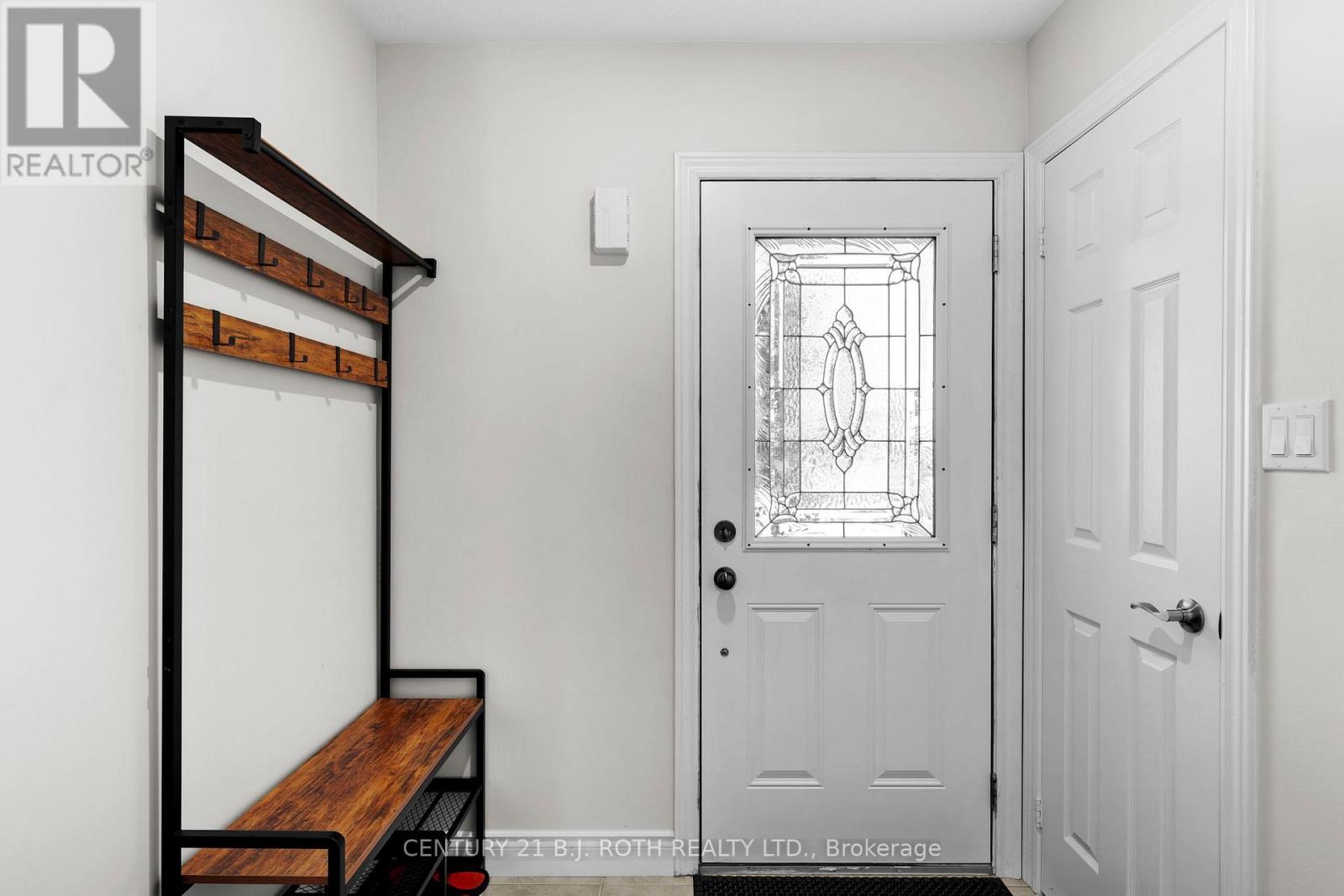 199 Stanley Street, Barrie, Ontario  L4M 6X9 - Photo 4 - S12419730