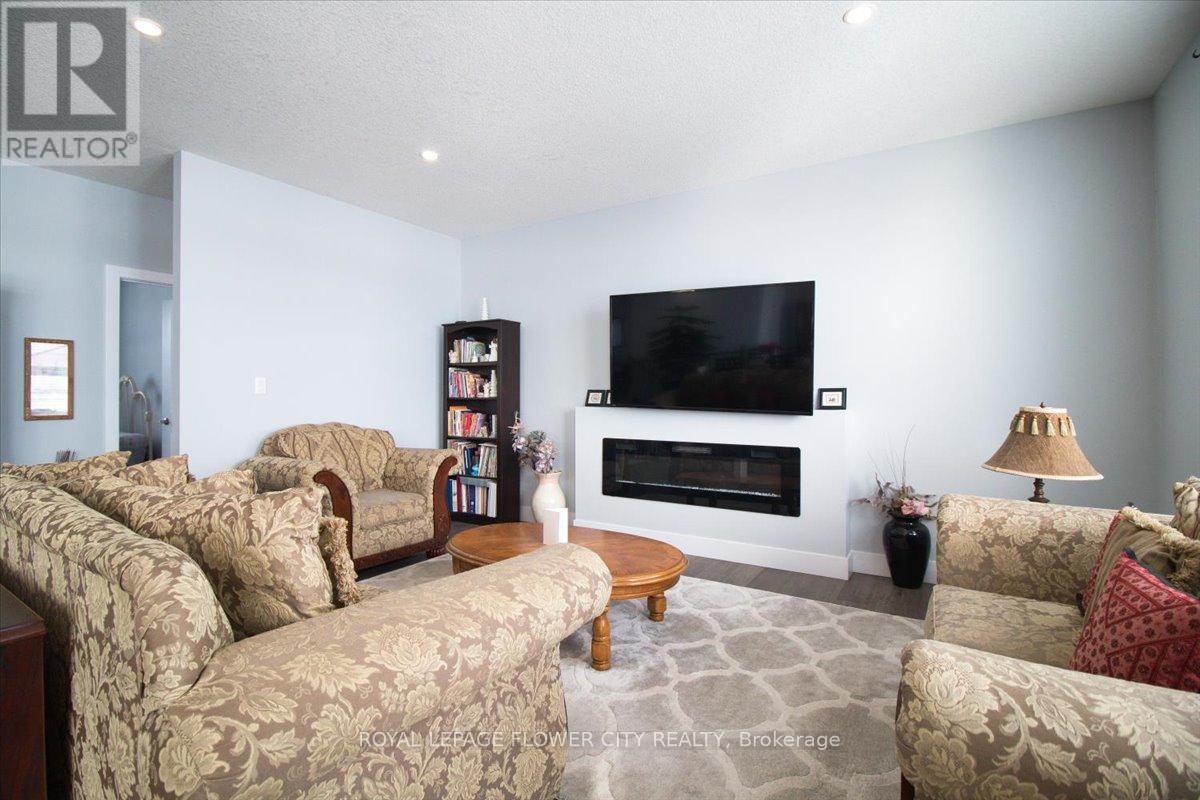 58 Sleepy Meadow Drive, Chatham-Kent, Ontario  N0P 1A0 - Photo 13 - X12416435