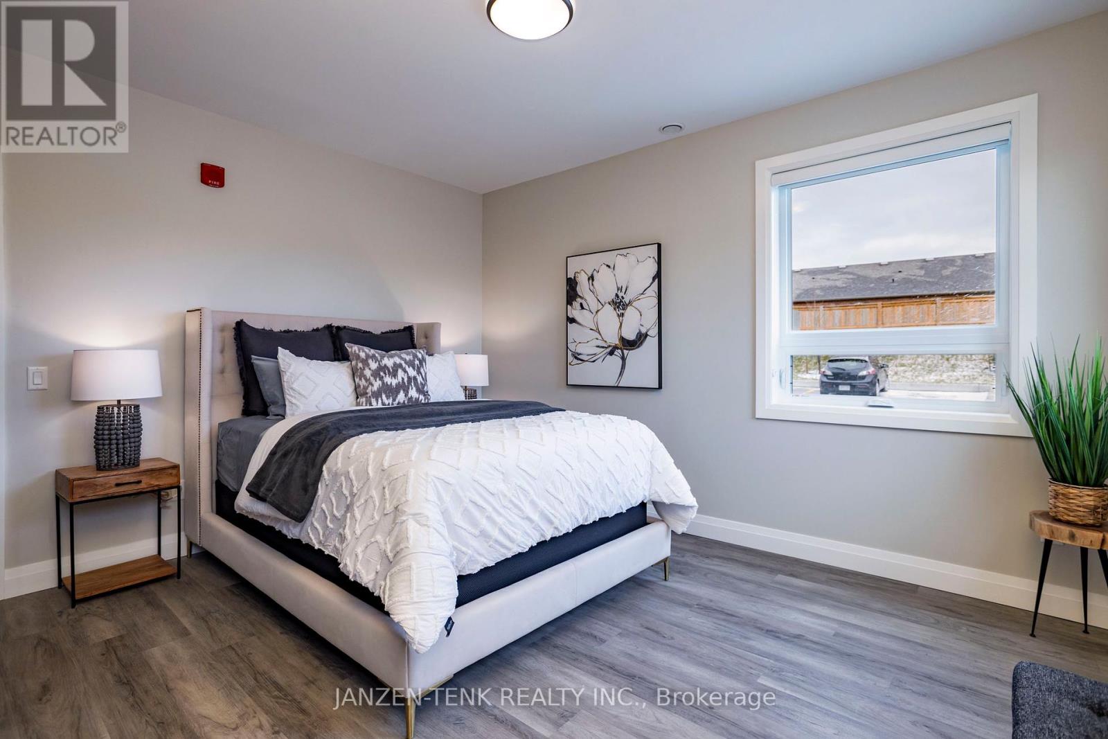 405 - 555 Teeple Terrace, London South, Ontario  N6K 0L6 - Photo 8 - X12279058