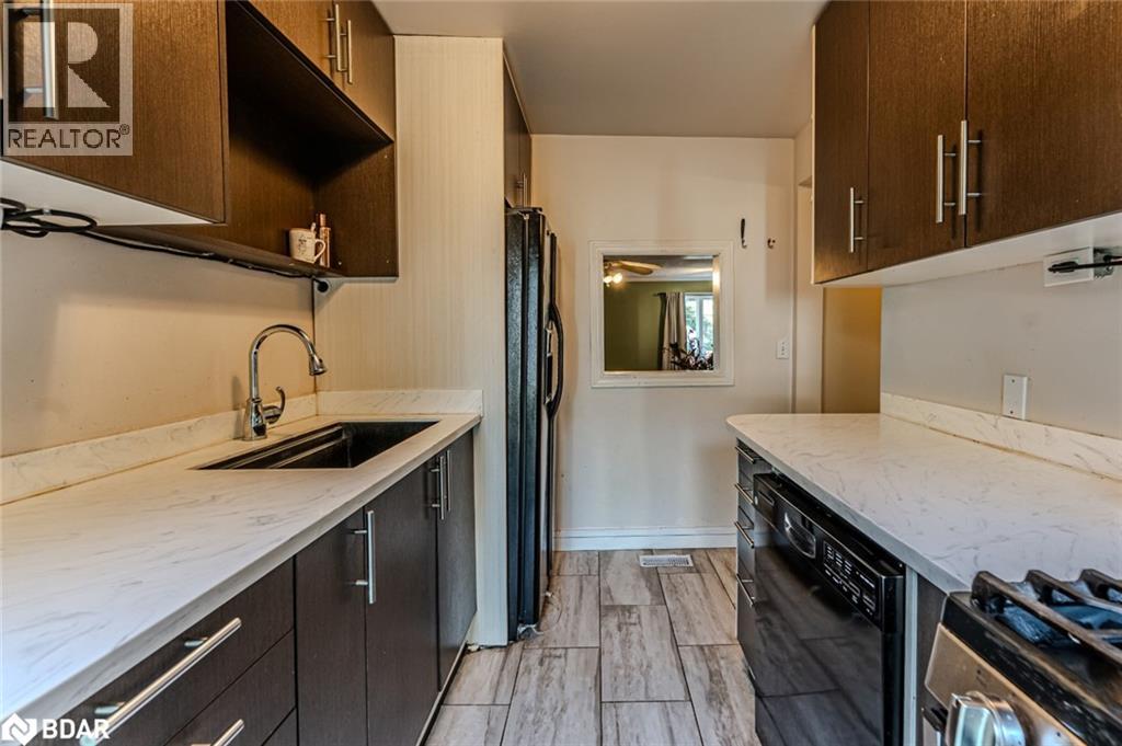 30 North Street, Barrie, Ontario  L4M 2R9 - Photo 4 - 40770798