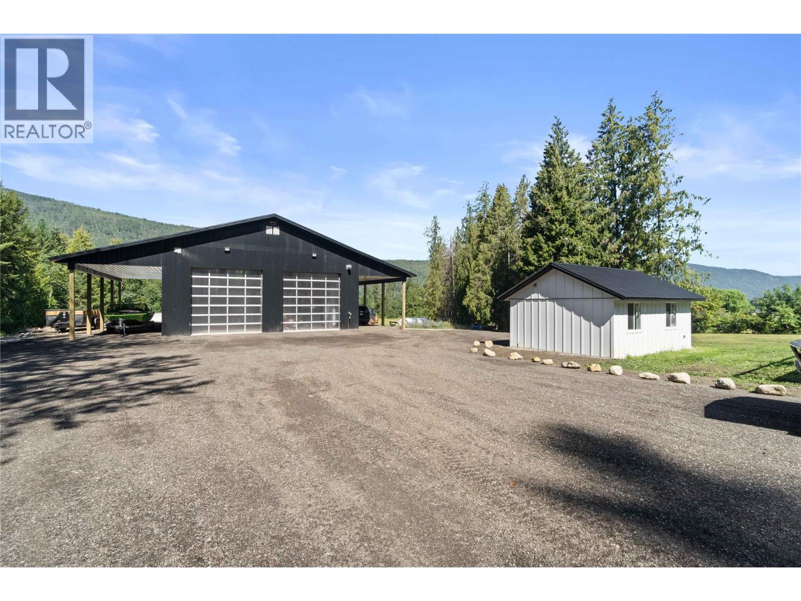 22 Parsons Road, Mara, British Columbia