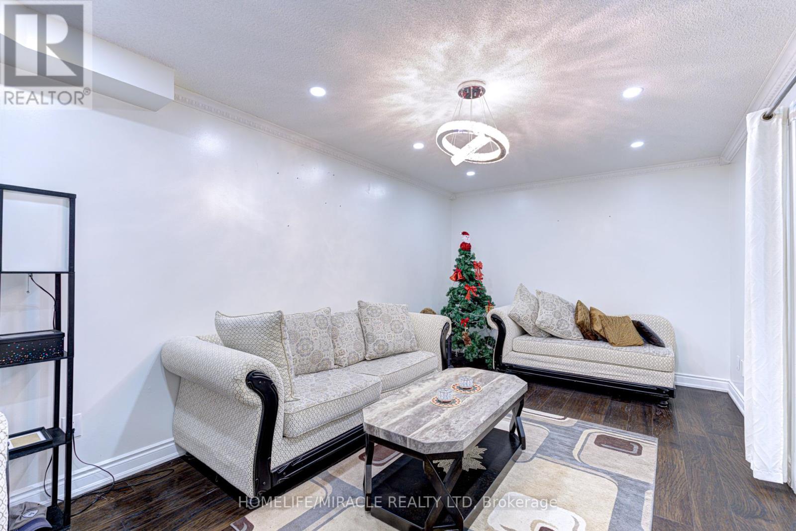 55 Castlehill Road, Brampton, Ontario  L6X 4C9 - Photo 8 - W12419672