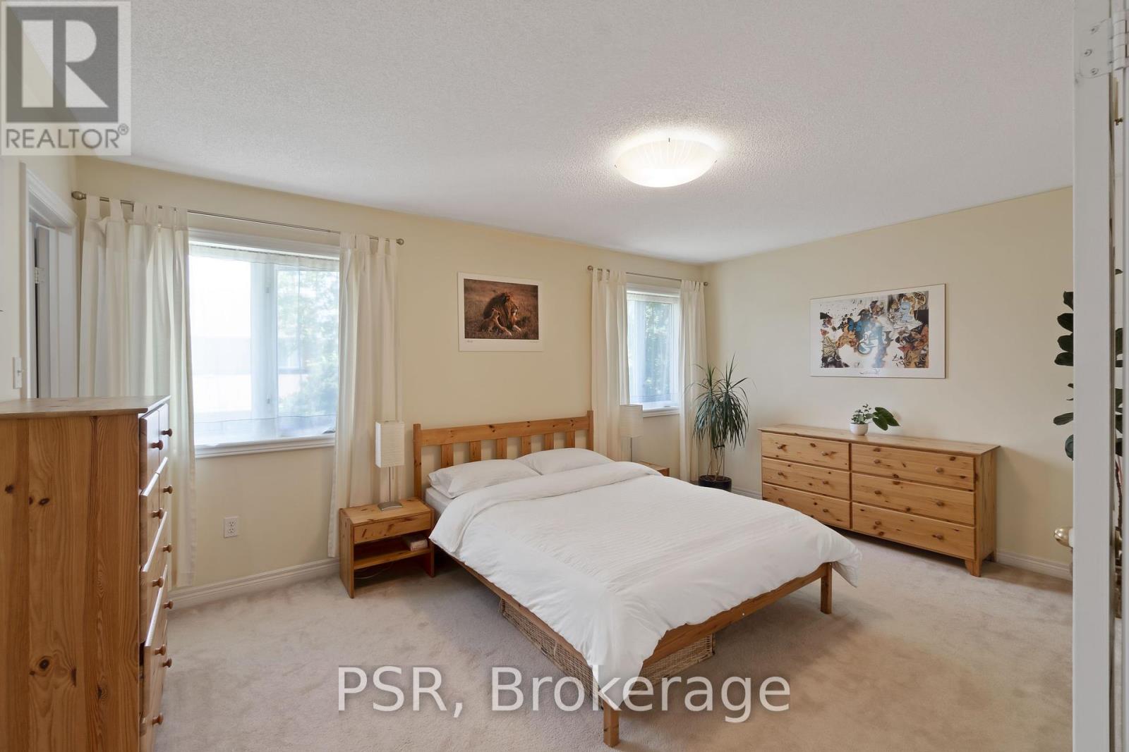 960 Fielder Drive, Mississauga, Ontario  L5V 2S2 - Photo 17 - W12419717