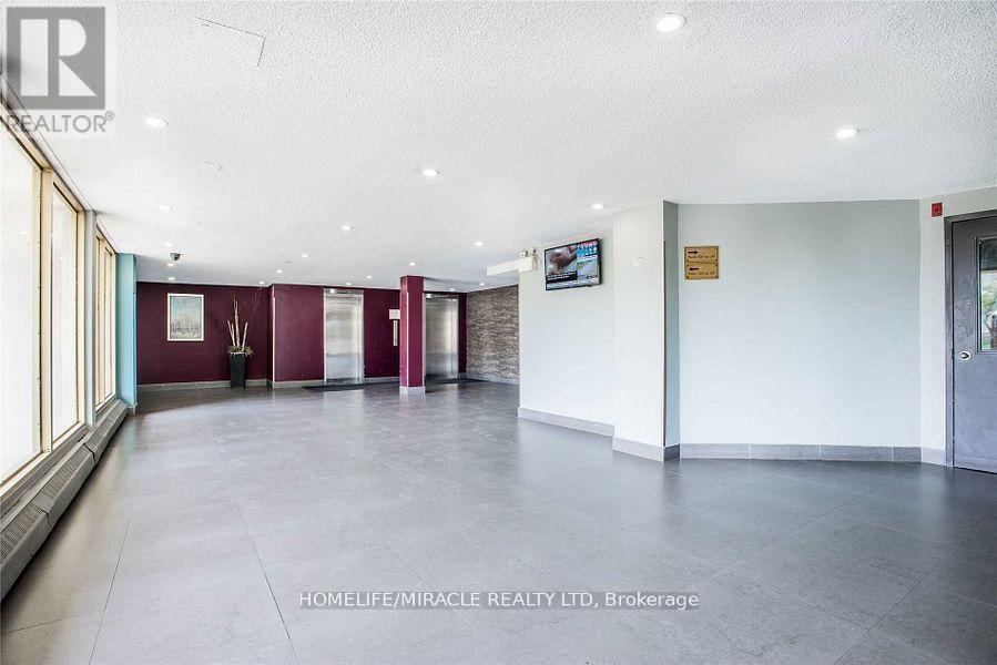134 - 1050 Stainton Drive, Mississauga, Ontario  L5C 2T7 - Photo 12 - W12419727