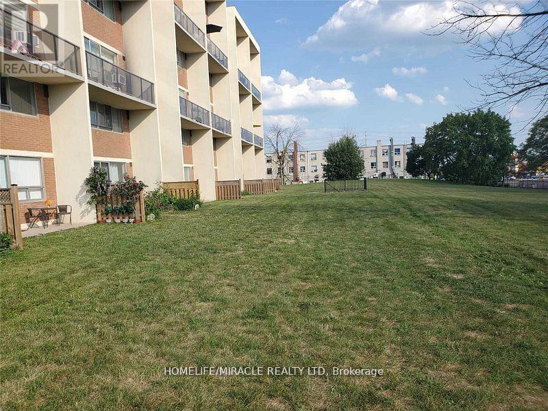 134 - 1050 Stainton Drive, Mississauga, Ontario  L5C 2T7 - Photo 15 - W12419727