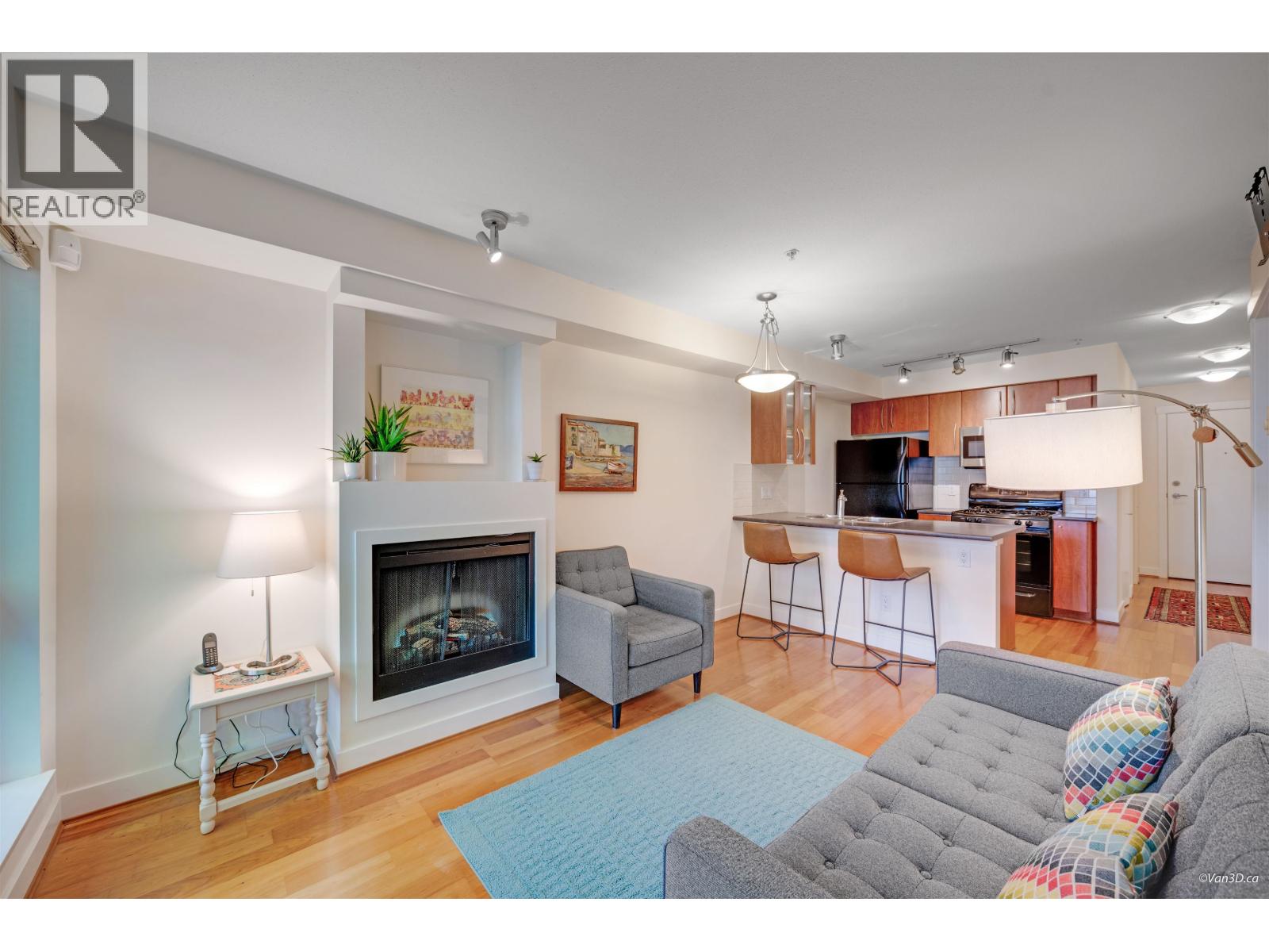 201 736 W 14TH AVENUE, Vancouver, British Columbia