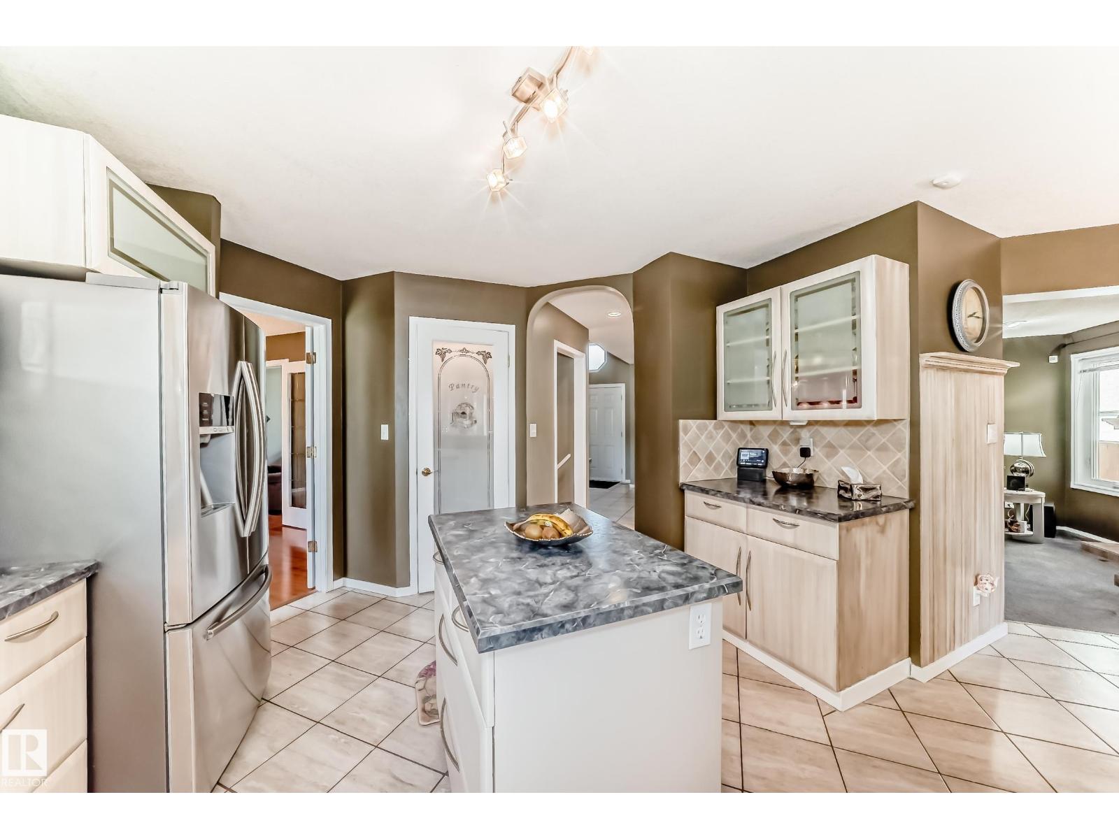 288 Ormsby Rd E Nw, Edmonton, Alberta  T5T 5J6 - Photo 5 - E4458964