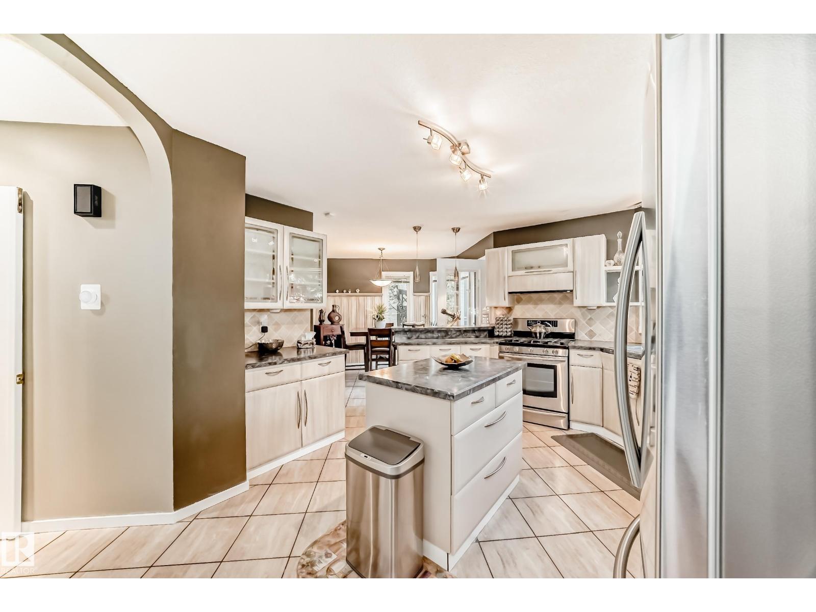 288 Ormsby Rd E Nw, Edmonton, Alberta  T5T 5J6 - Photo 6 - E4458964