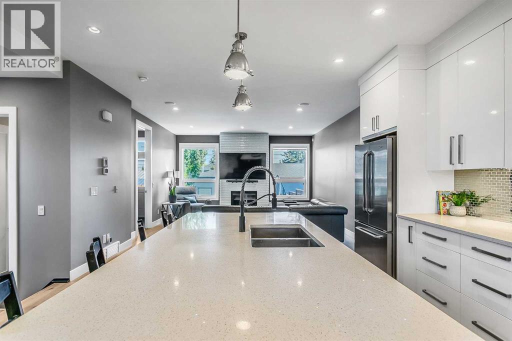 906 43 Street Sw, Calgary, Alberta  T3C 1Z7 - Photo 8 - A2258481