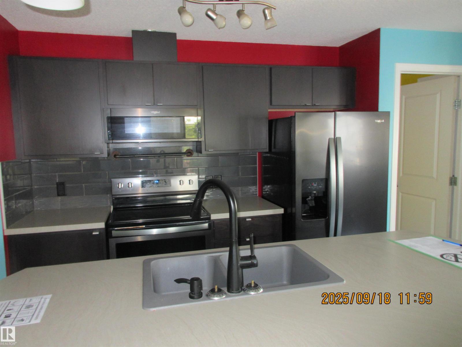 #239 1180 Hyndman Rd Nw, Edmonton, Alberta  T5A 0P8 - Photo 3 - E4458966