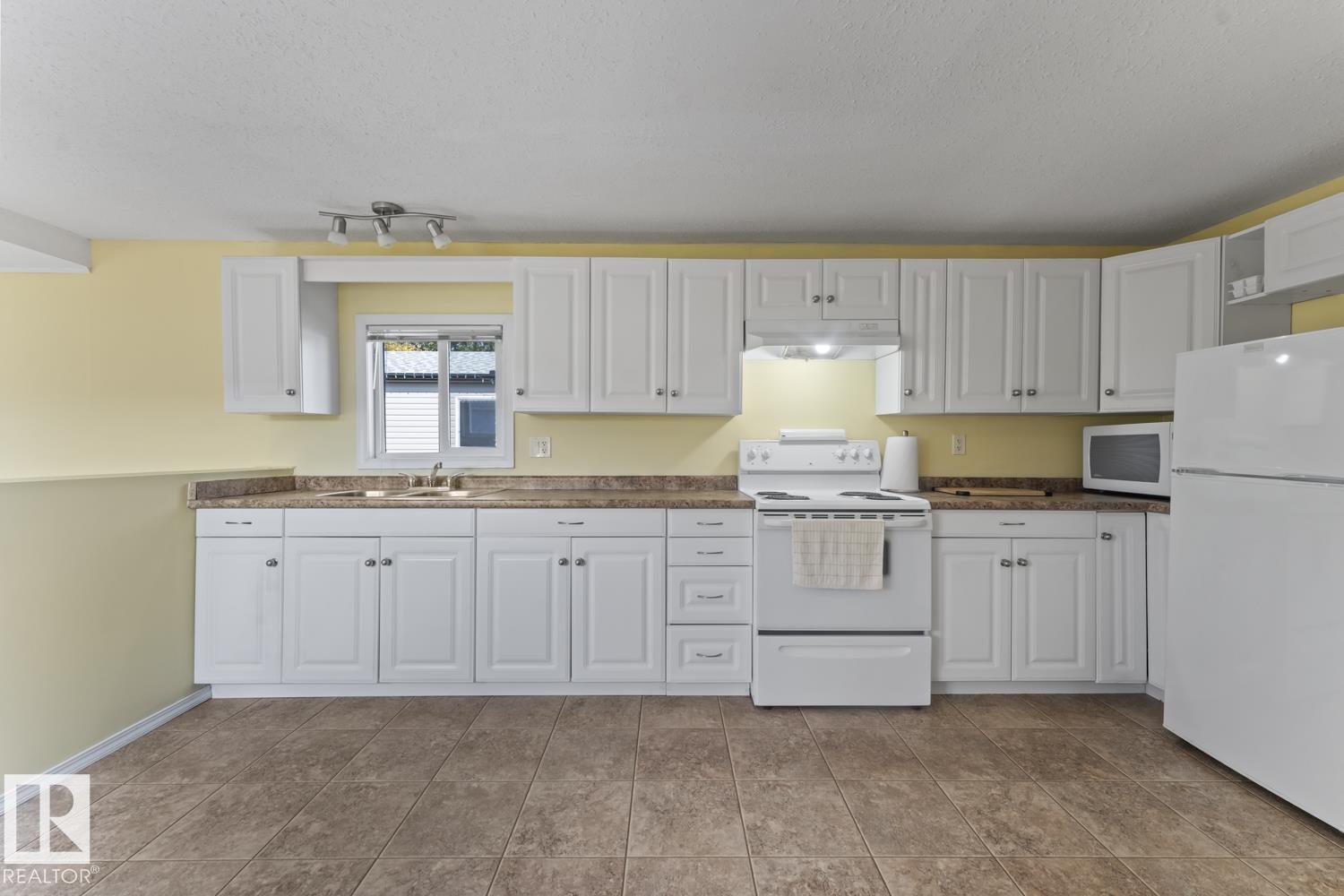63 4405 50 Av, Cold Lake, Alberta  T9M 1Z4 - Photo 4 - E4458968