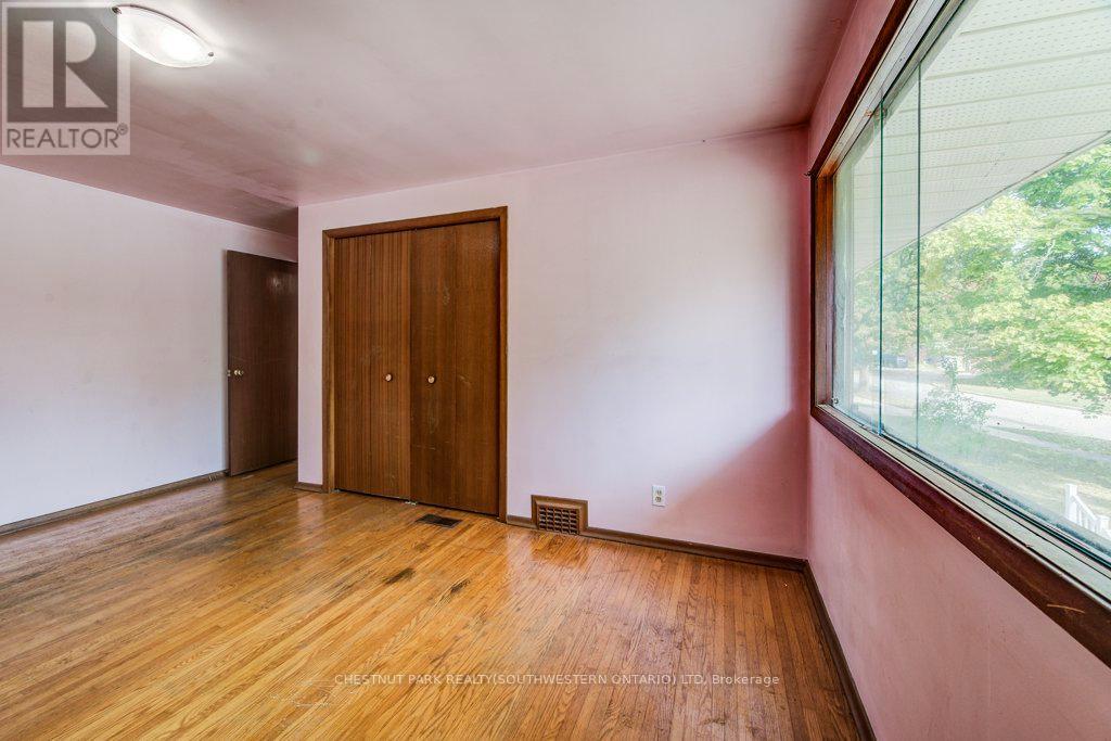 33 Evergreen Crescent, Kitchener, Ontario  N2M 4J3 - Photo 22 - X12419716