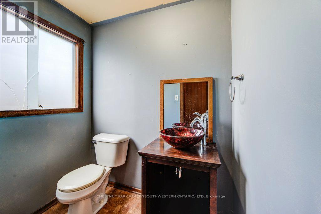 33 Evergreen Crescent, Kitchener, Ontario  N2M 4J3 - Photo 27 - X12419716