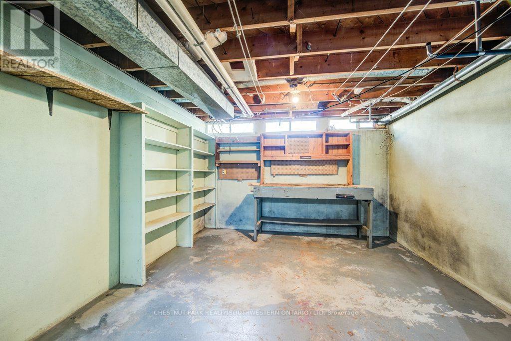 33 Evergreen Crescent, Kitchener, Ontario  N2M 4J3 - Photo 37 - X12419716