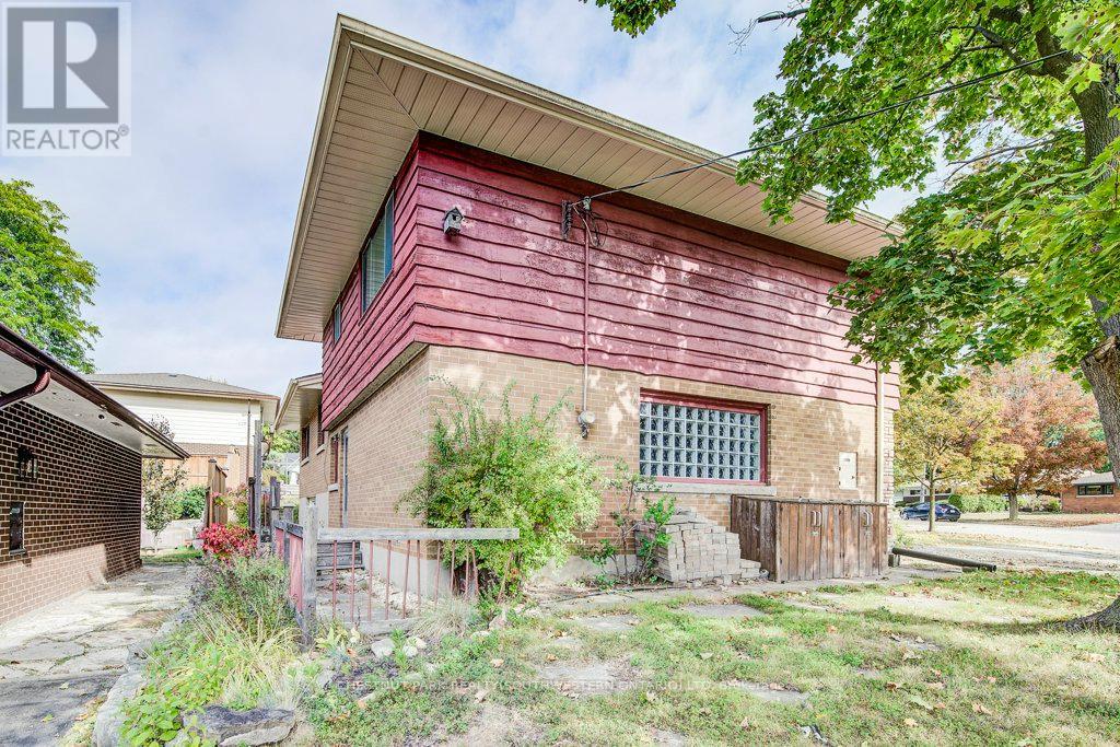 33 Evergreen Crescent, Kitchener, Ontario  N2M 4J3 - Photo 40 - X12419716