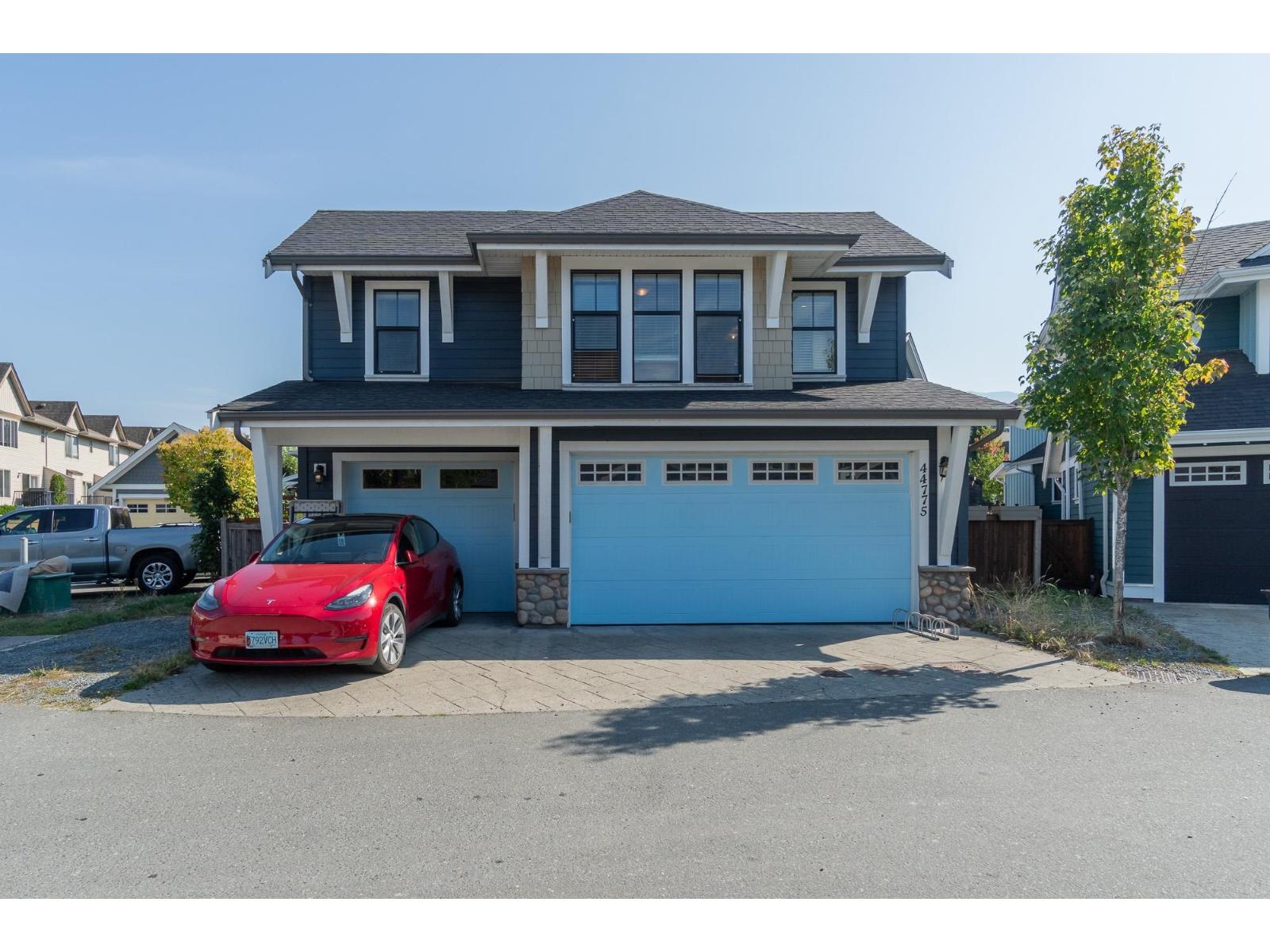 Property at 44775 ANGLERS BOULEVARD image 2