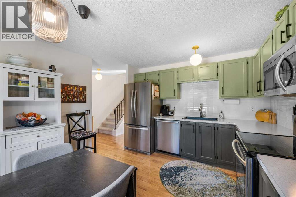 210 Queenston Heights Se, Calgary, Alberta  T2J 6L1 - Photo 15 - A2257844