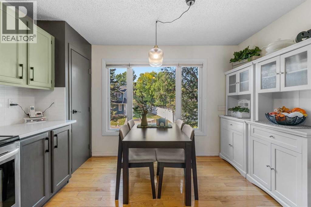 210 Queenston Heights Se, Calgary, Alberta  T2J 6L1 - Photo 12 - A2257844