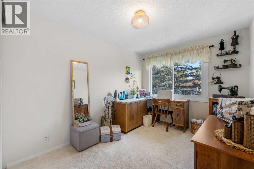 210 Queenston Heights Se, Calgary, Alberta  T2J 6L1 - Photo 19 - A2257844