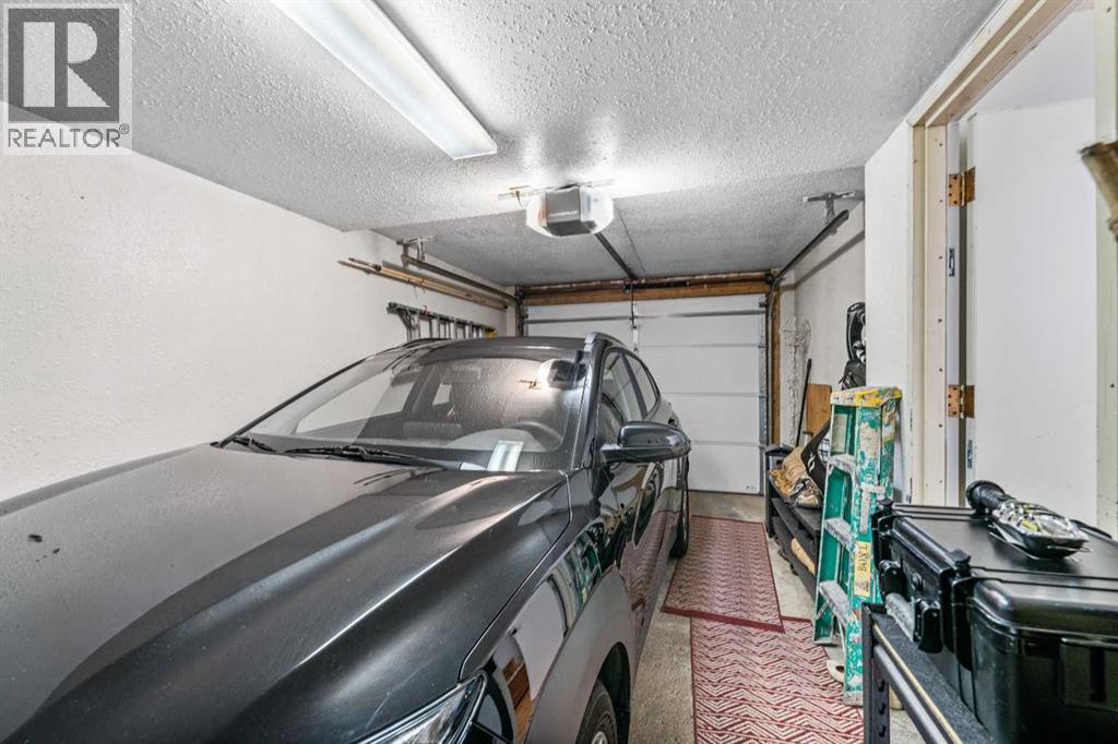 210 Queenston Heights Se, Calgary, Alberta  T2J 6L1 - Photo 27 - A2257844
