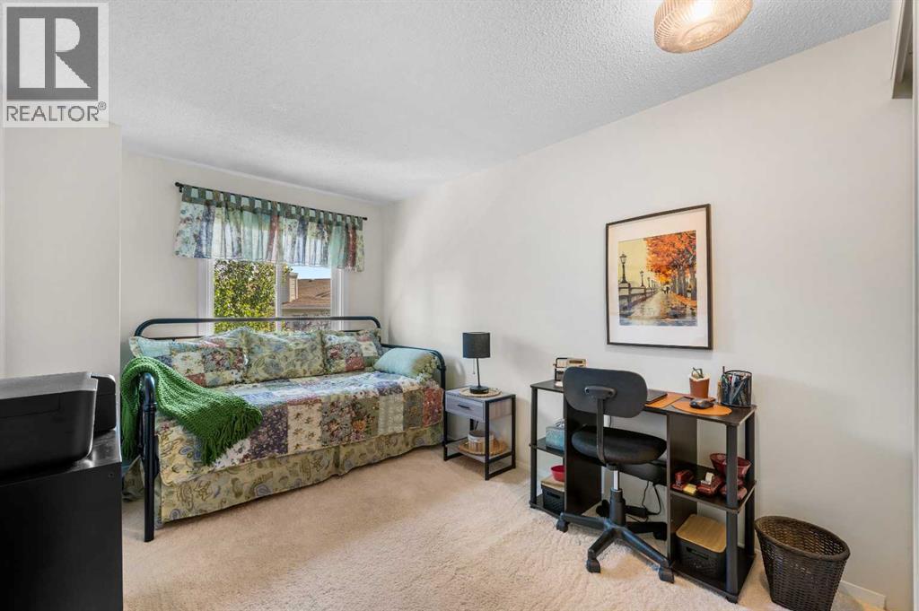 210 Queenston Heights Se, Calgary, Alberta  T2J 6L1 - Photo 20 - A2257844