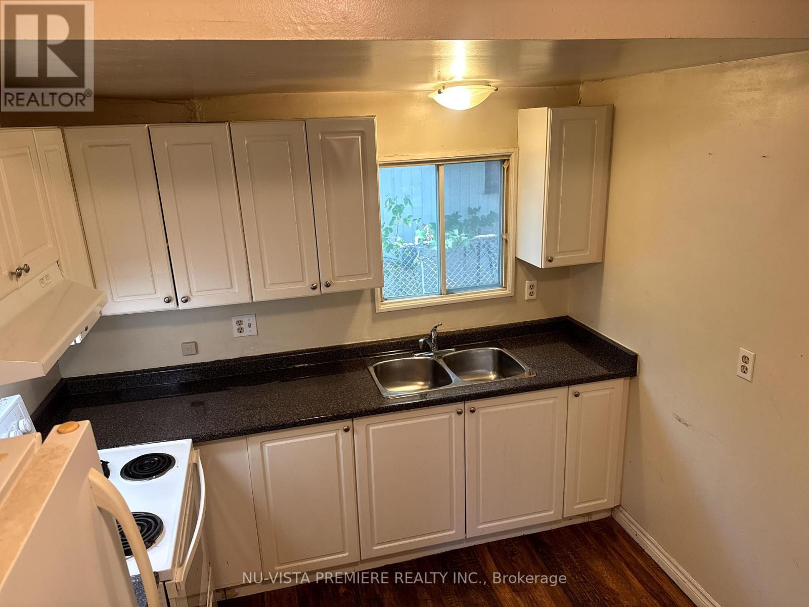 446 Hill Street, London East, Ontario  N6B 1E6 - Photo 4 - X12410019