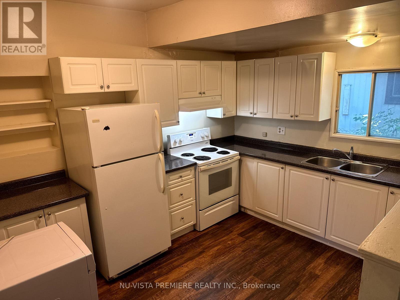 446 Hill Street, London East, Ontario  N6B 1E6 - Photo 3 - X12410019