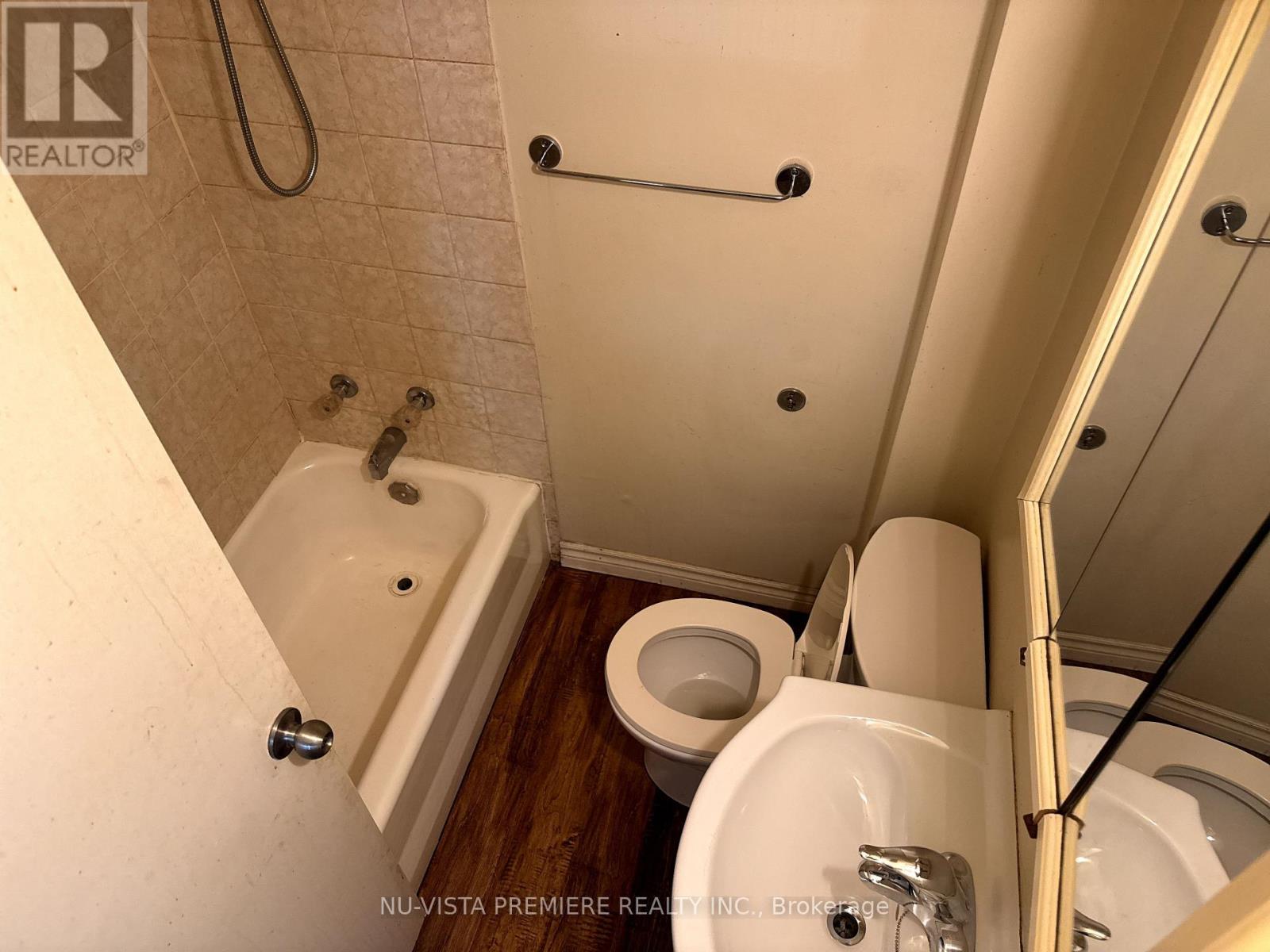 446 Hill Street, London East, Ontario  N6B 1E6 - Photo 7 - X12410019
