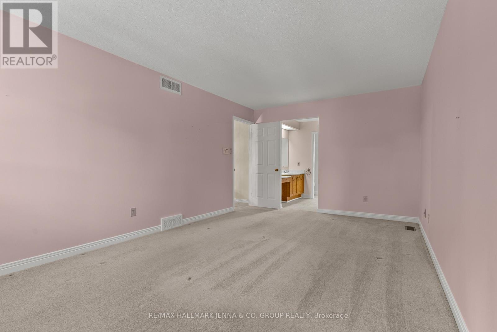 28 Pine Bluff Trail, Ottawa, Ontario  K2S 1E1 - Photo 17 - X12326501