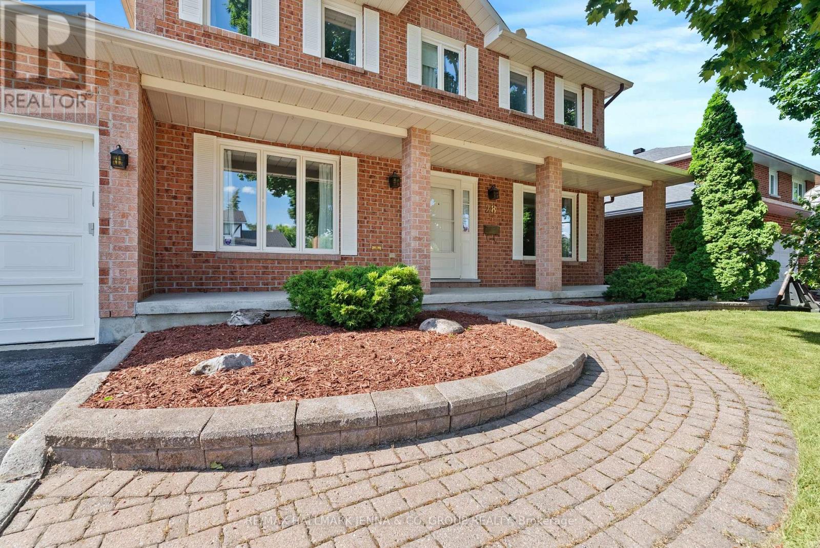 28 Pine Bluff Trail, Ottawa, Ontario  K2S 1E1 - Photo 2 - X12326501