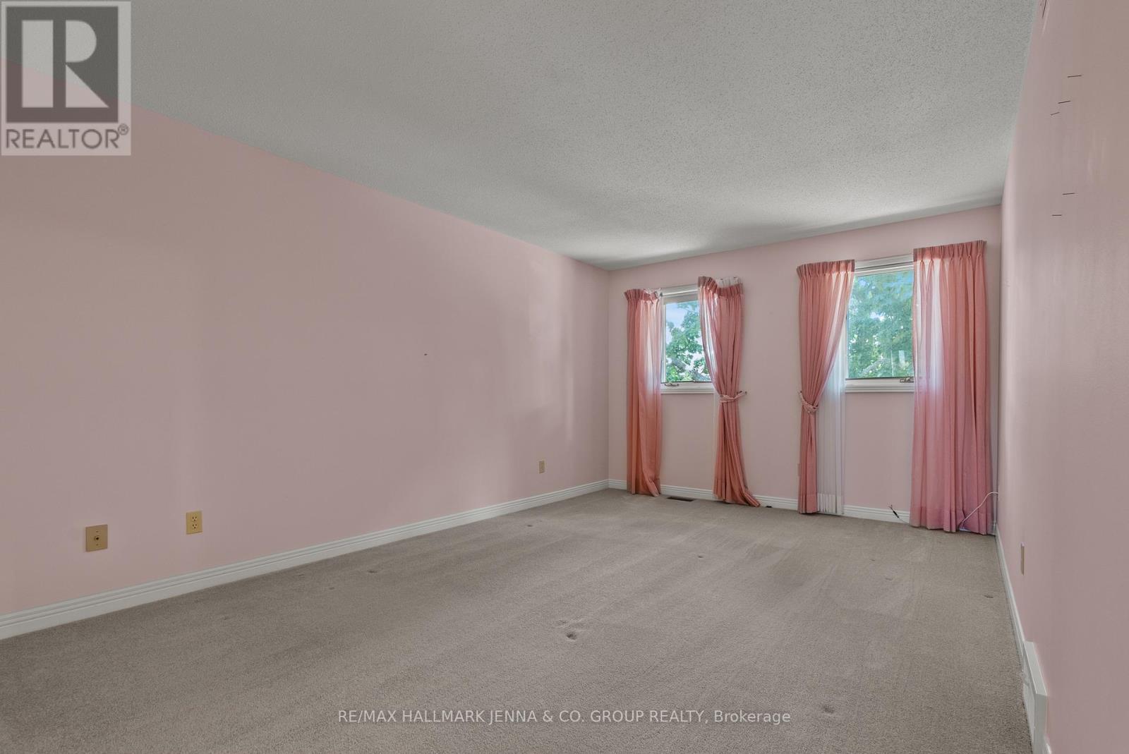 28 Pine Bluff Trail, Ottawa, Ontario  K2S 1E1 - Photo 16 - X12326501
