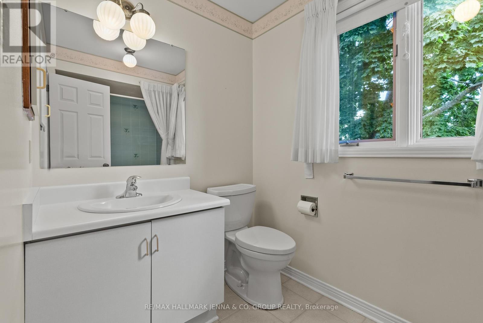 28 Pine Bluff Trail, Ottawa, Ontario  K2S 1E1 - Photo 20 - X12326501