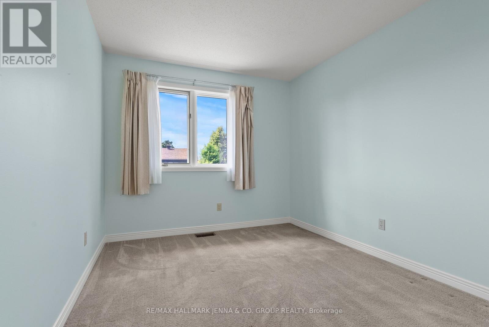 28 Pine Bluff Trail, Ottawa, Ontario  K2S 1E1 - Photo 21 - X12326501