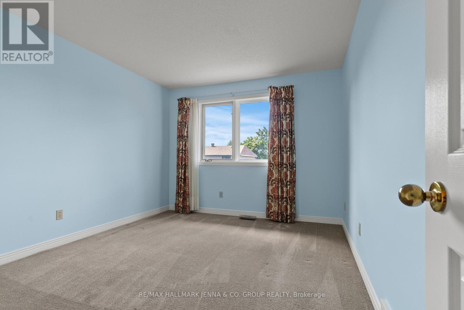 28 Pine Bluff Trail, Ottawa, Ontario  K2S 1E1 - Photo 22 - X12326501