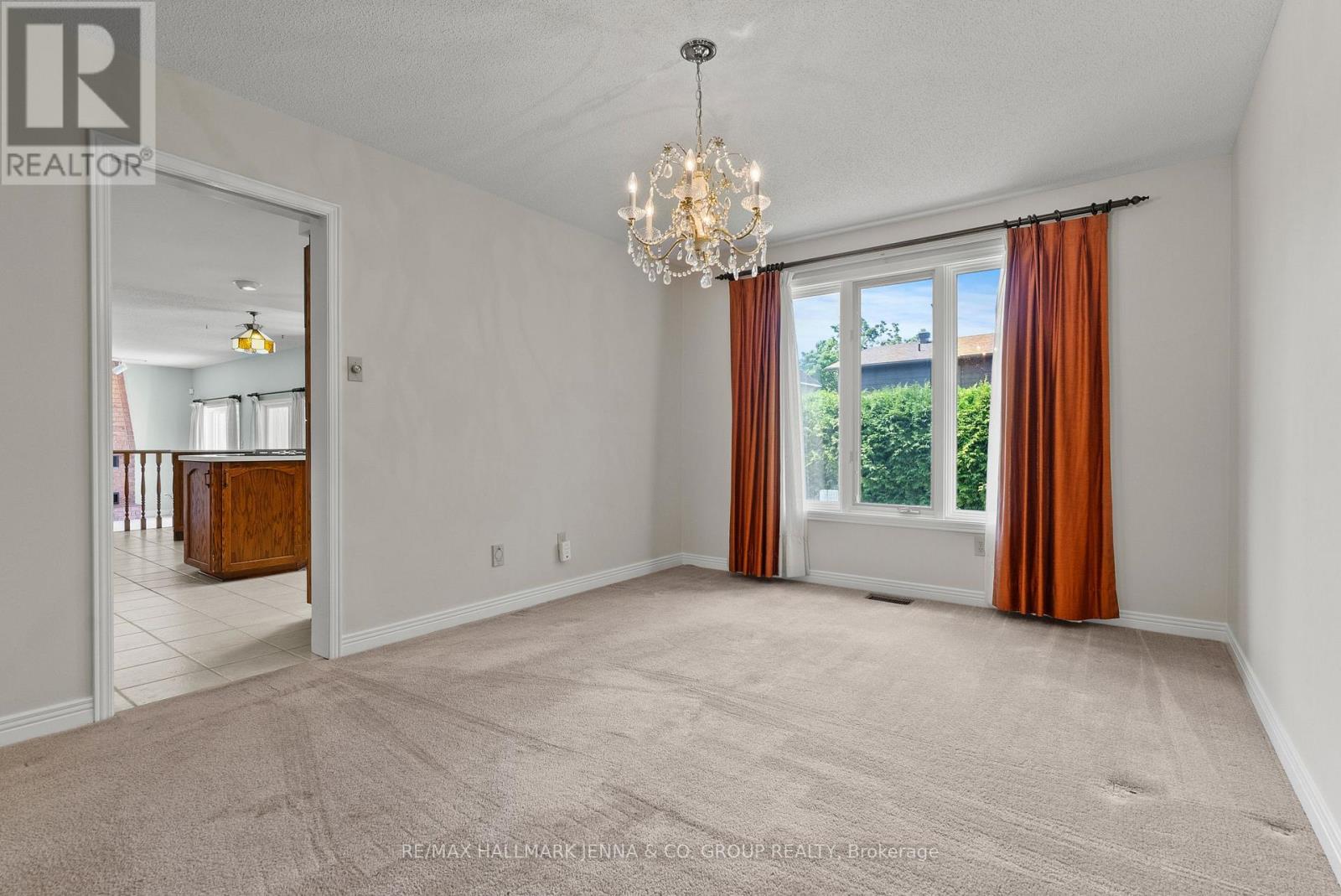 28 Pine Bluff Trail, Ottawa, Ontario  K2S 1E1 - Photo 6 - X12326501