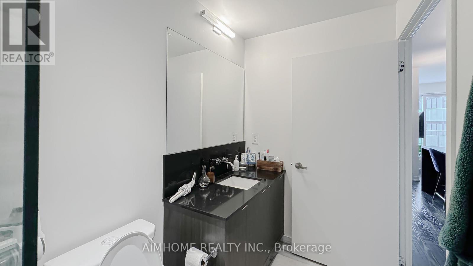 6506 - 100 Harbour Street, Toronto (Waterfront Communities), Ontario  M5J 0B5 - Photo 14 - C12129373