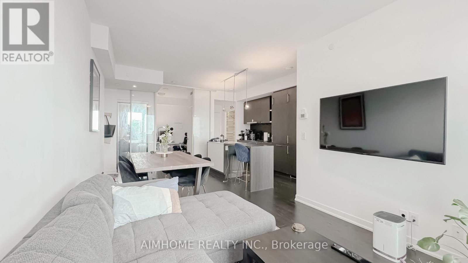 6506 - 100 Harbour Street, Toronto (Waterfront Communities), Ontario  M5J 0B5 - Photo 5 - C12129373